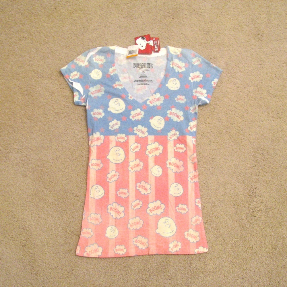 Peanuts Charlie Brown Short Sleeve Graphic Tee NEW Womens Size Small Pink Blue